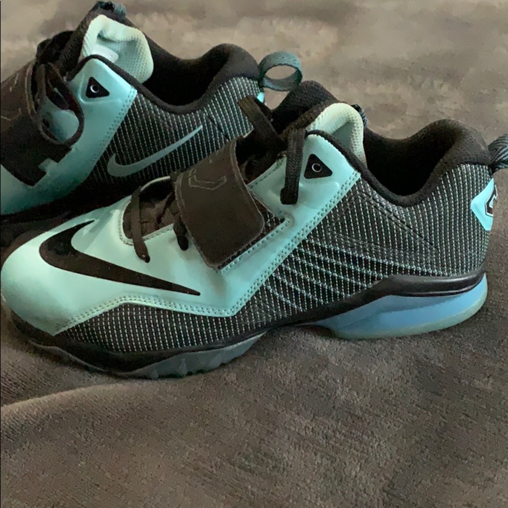 Nike Calvin Johnson CJ Trainer 2 5Y/6.5 Women’s